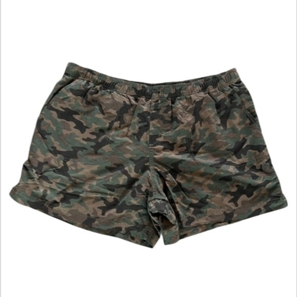 Columbia size XL womens camo print running hiking shorts